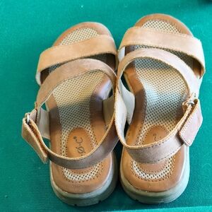 b.o.c. Tan and Brown Women's Sandals 6